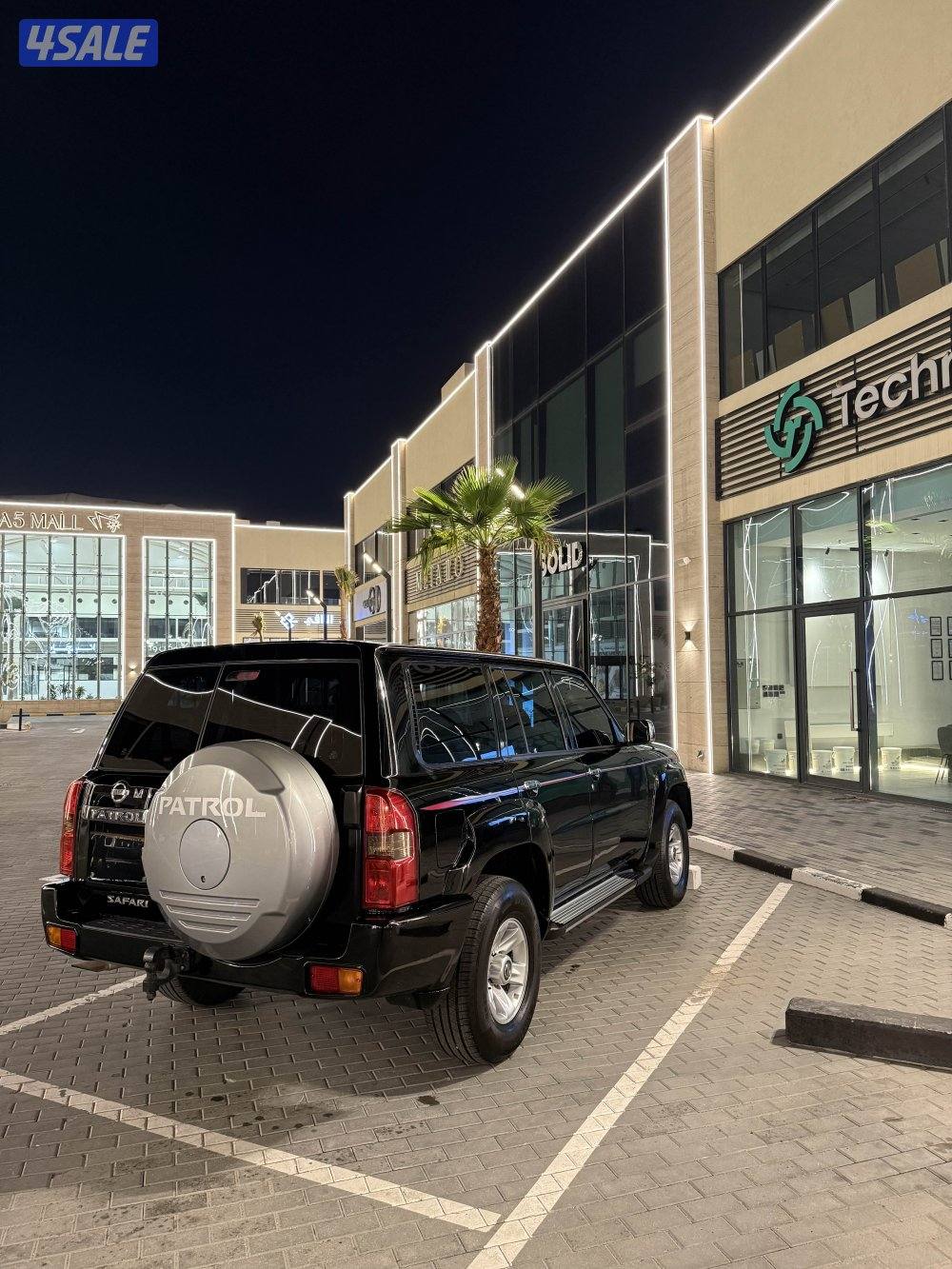 للبيع سفاري 2010 قير عادي4