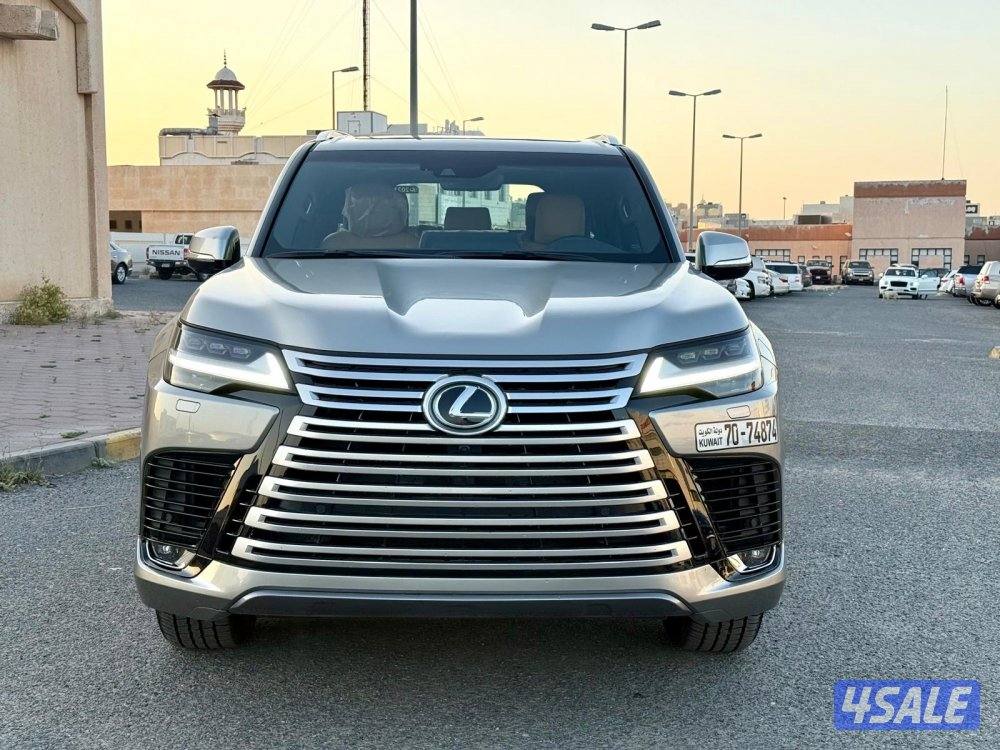 لكزس LX600 الساير 2023 الدرجة الاولى3
