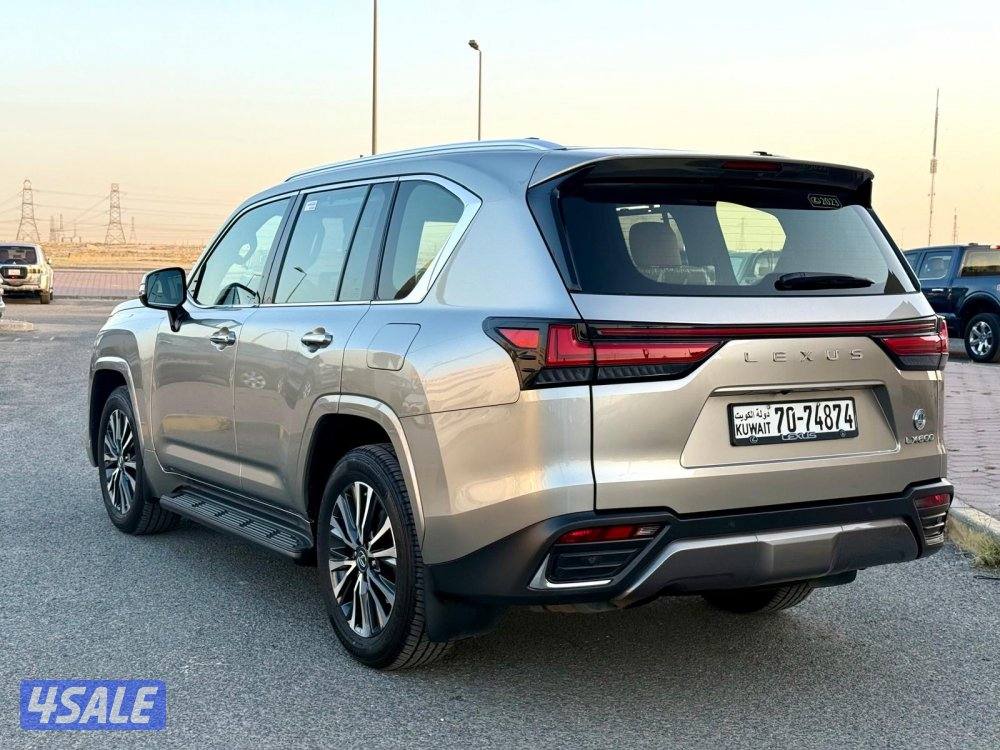 لكزس LX600 الساير 2023 الدرجة الاولى7