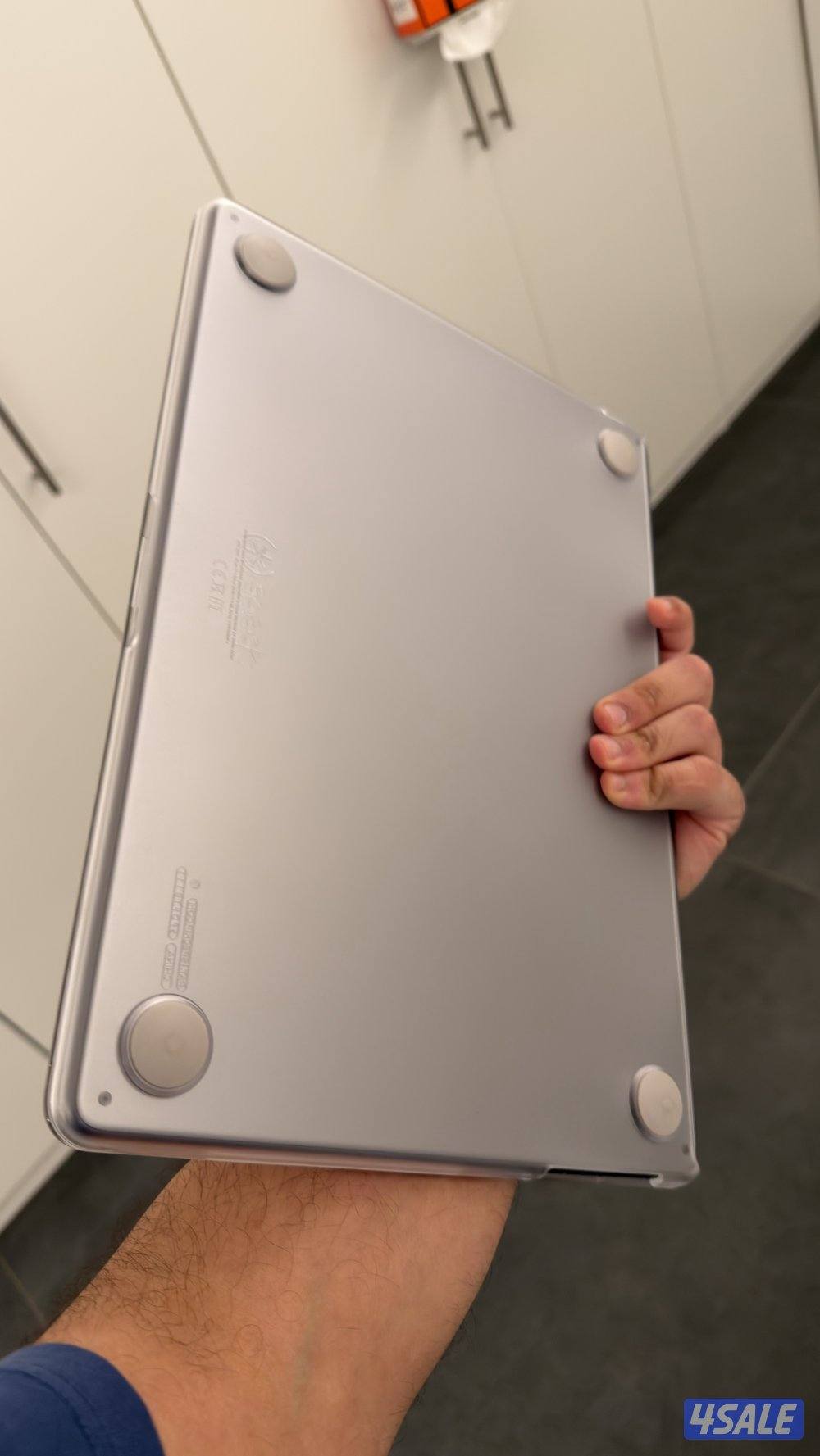 MacBook Air 15-inch M2 – 24GB RAM / 1TB SSD1