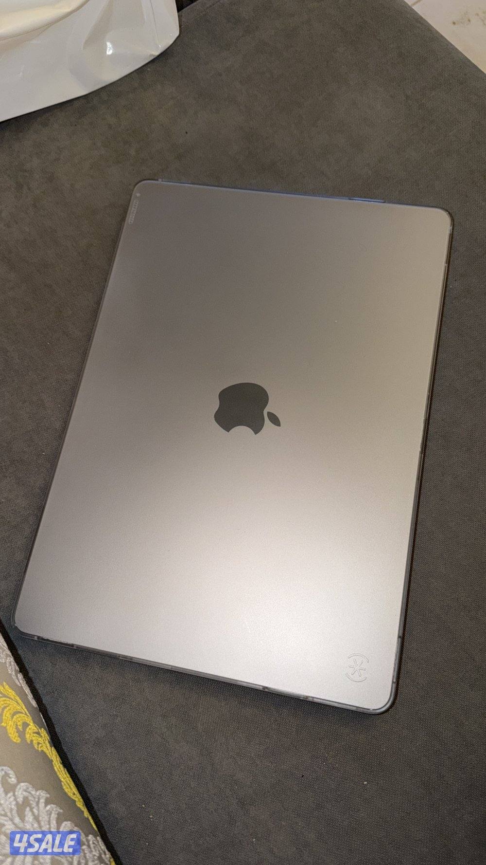 MacBook Air 15-inch M2 – 24GB RAM / 1TB SSD7