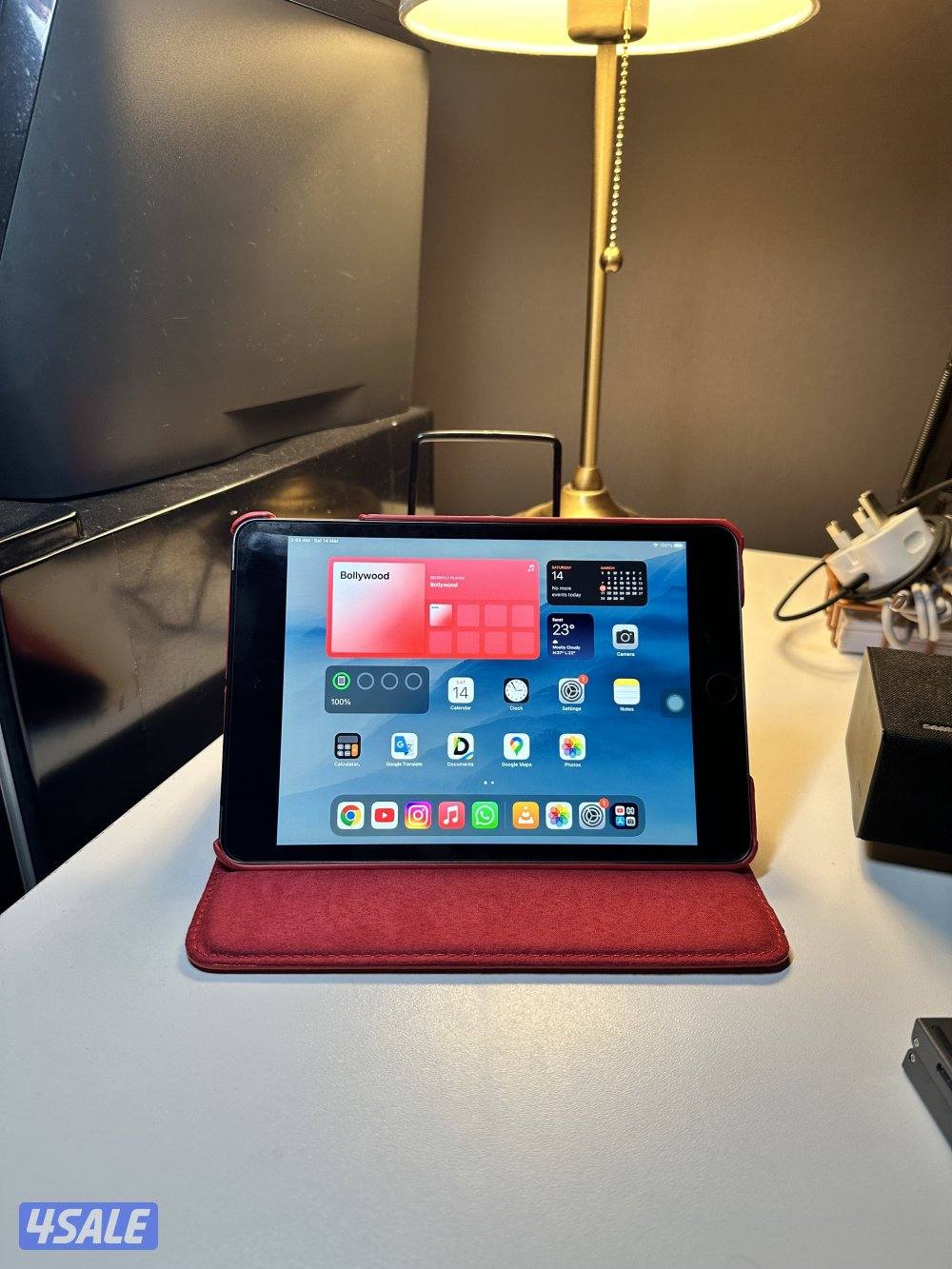 Apple 128gb Ipad mini 4 excellent condition6