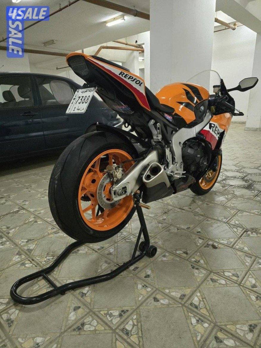 Honda CBR1000 Repsol3