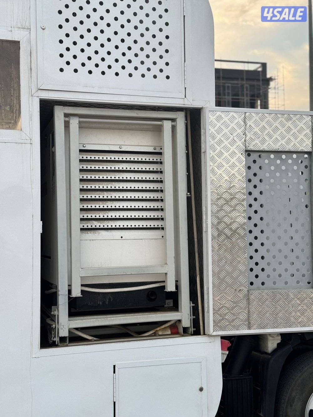 للبيع الصندوق فقط او السياره بالكامل7