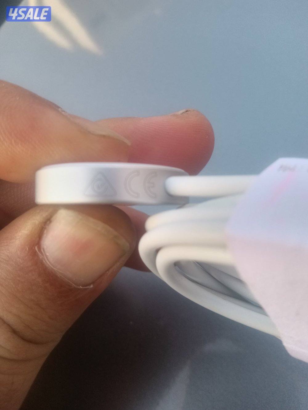 شاحن ابل واتش وايرليس أصلي جديد بالسريال نمبر1