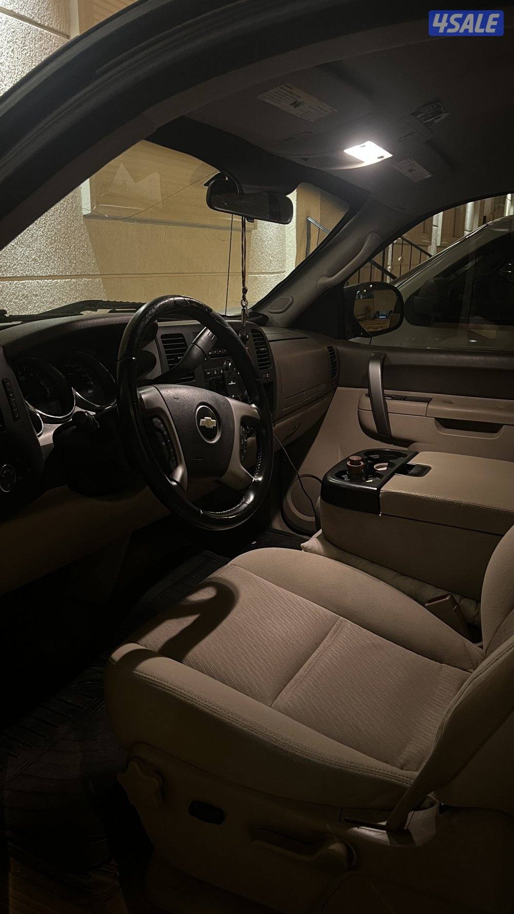 للبيع وانيت سلفرادو4