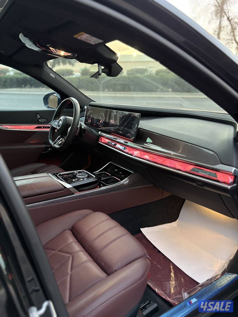 للبيع BMW740i مديل 20232