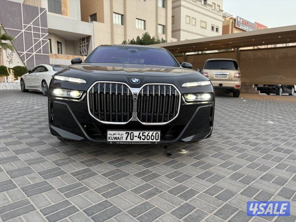 للبيع BMW740i مديل 20236