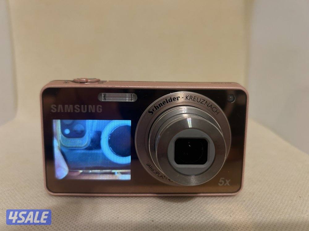 عرض على كاميرات سامسونغ لها شاشتين سعر 100 مع كامل اغراضها12