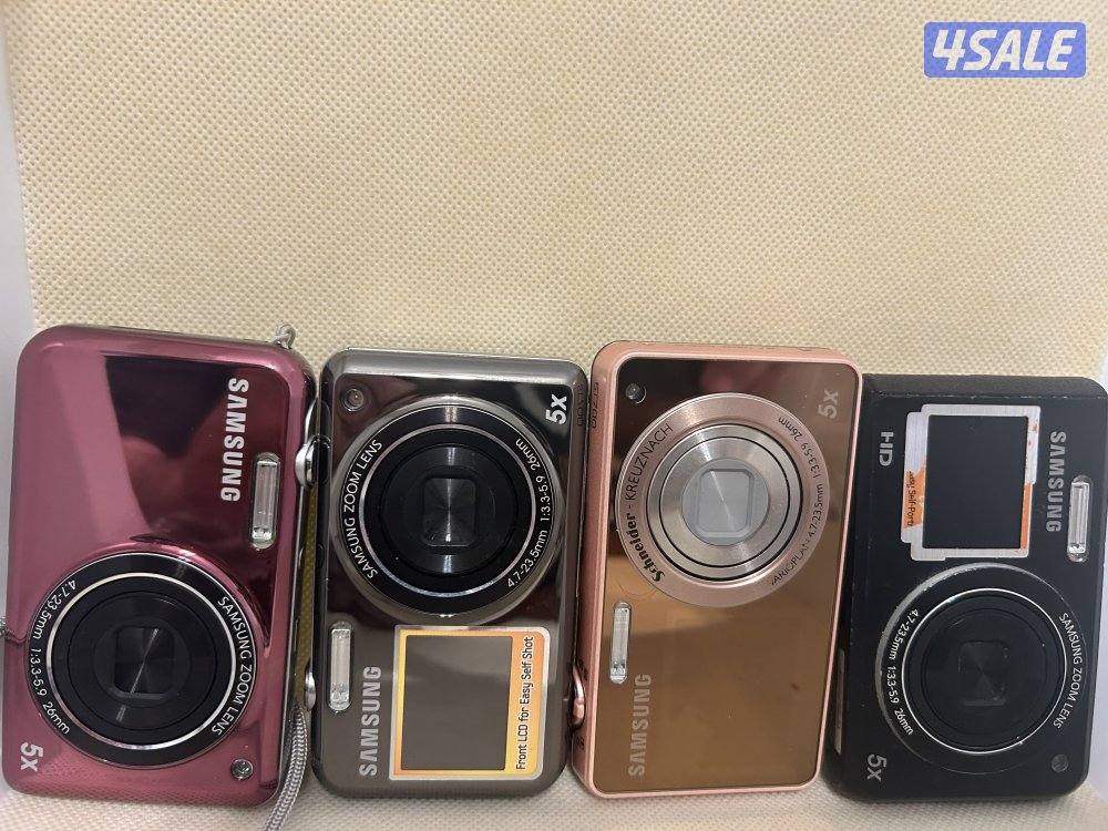 عرض على كاميرات سامسونغ لها شاشتين سعر 100 مع كامل اغراضها14