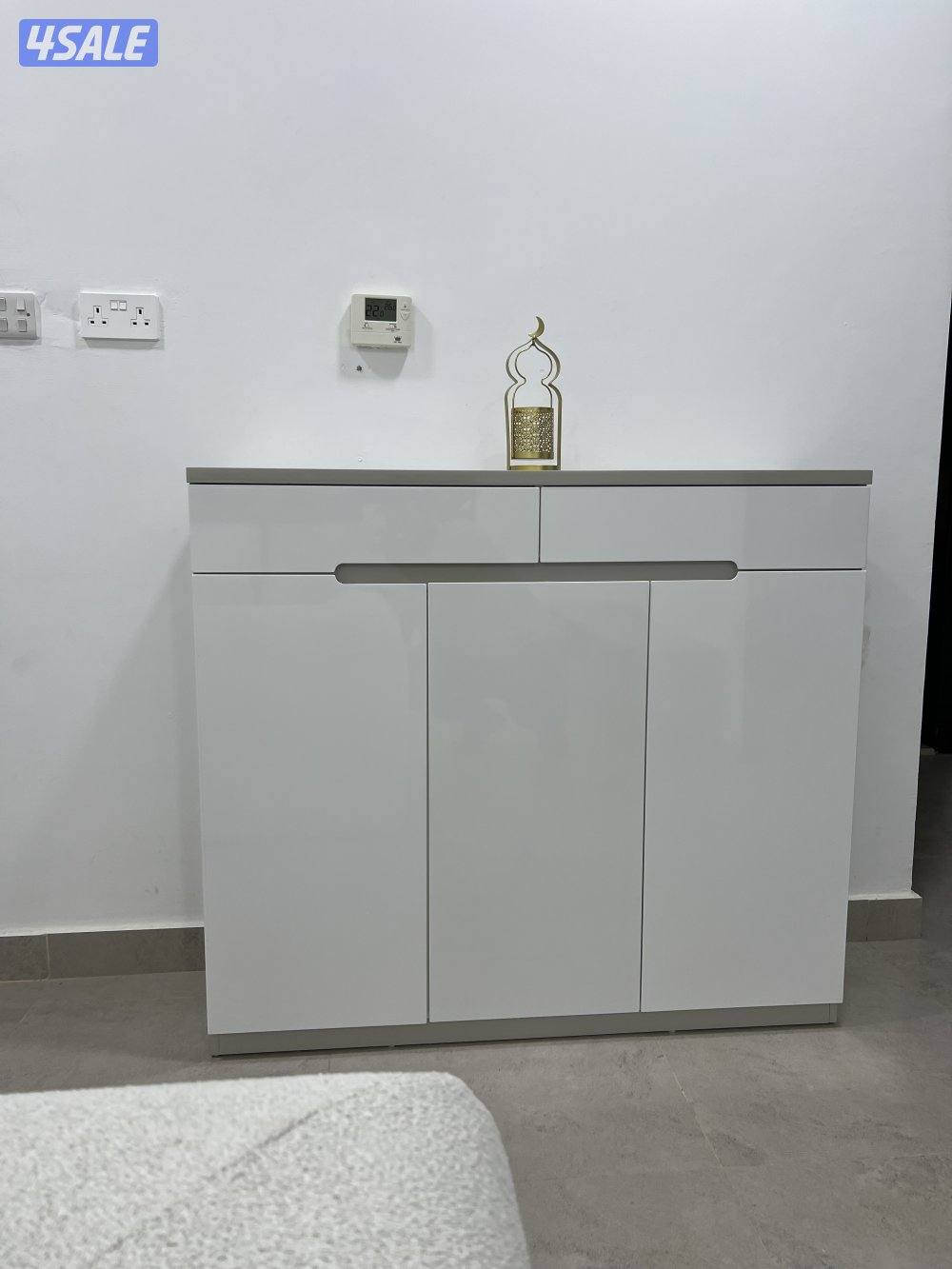 الرقعي للإيجار بحالة الجديدة ، يوجد أغراض جديدة بالكرتون3