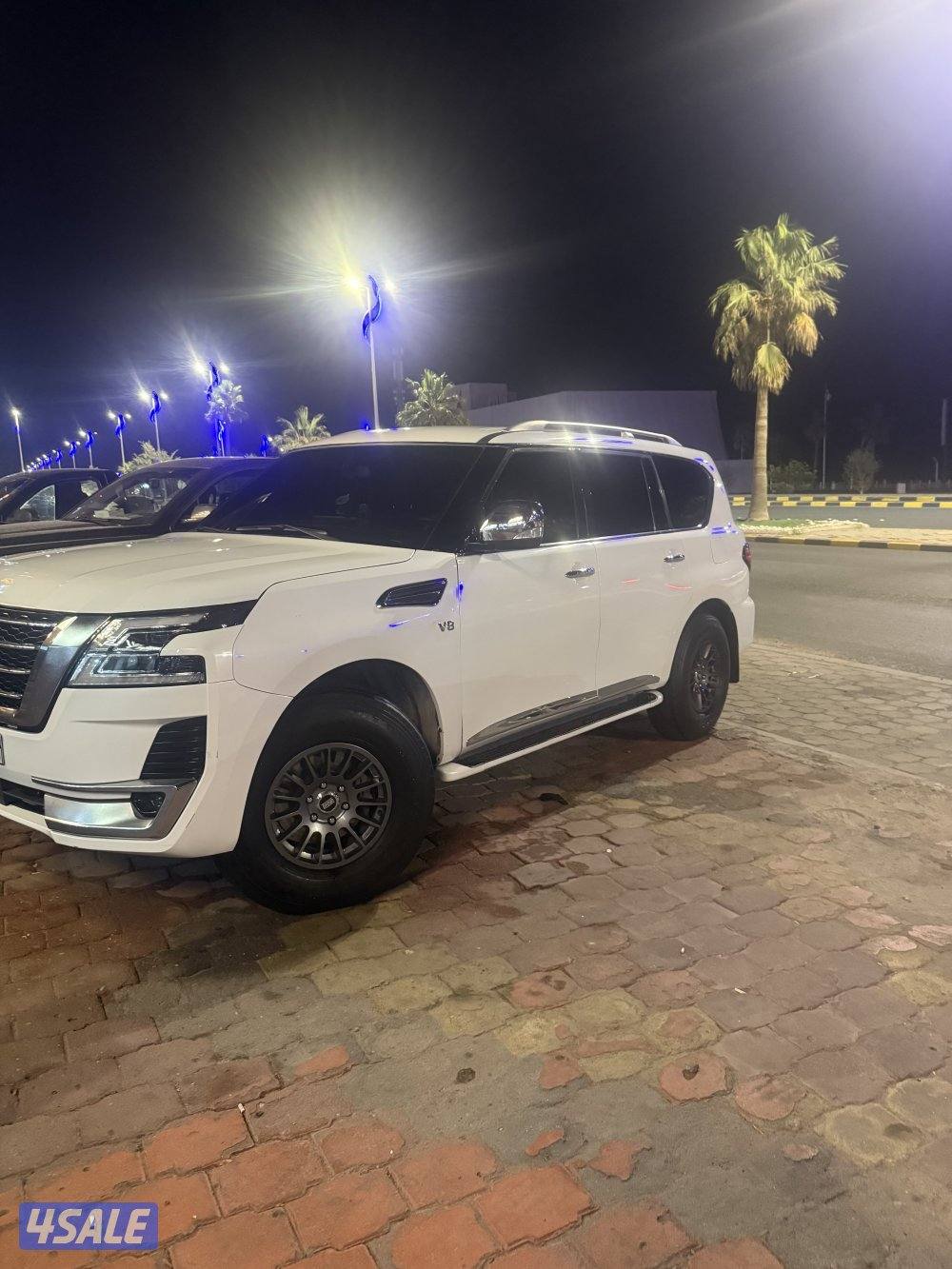 للبيع او للبدل مجدد كامل من برا وداخل ٢٠١٢ شرط الفحص قير مكينه شاصي4