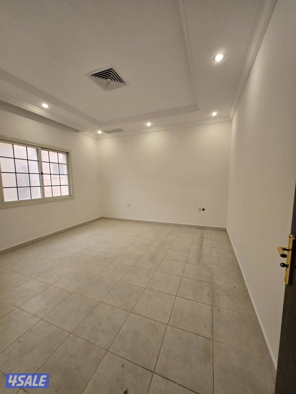 فرصه لاتعوض ولاتتكرر للعوائل .. للإيجار شقه بالرابيه ق4 مساحتها كبيره4