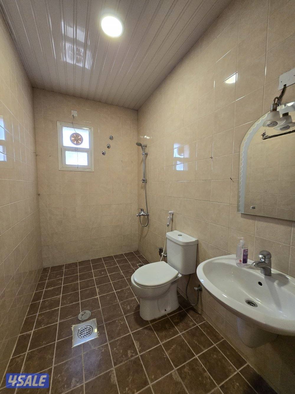 فرصه لاتعوض ولاتتكرر للعوائل .. للإيجار شقه بالرابيه ق4 مساحتها كبيره6