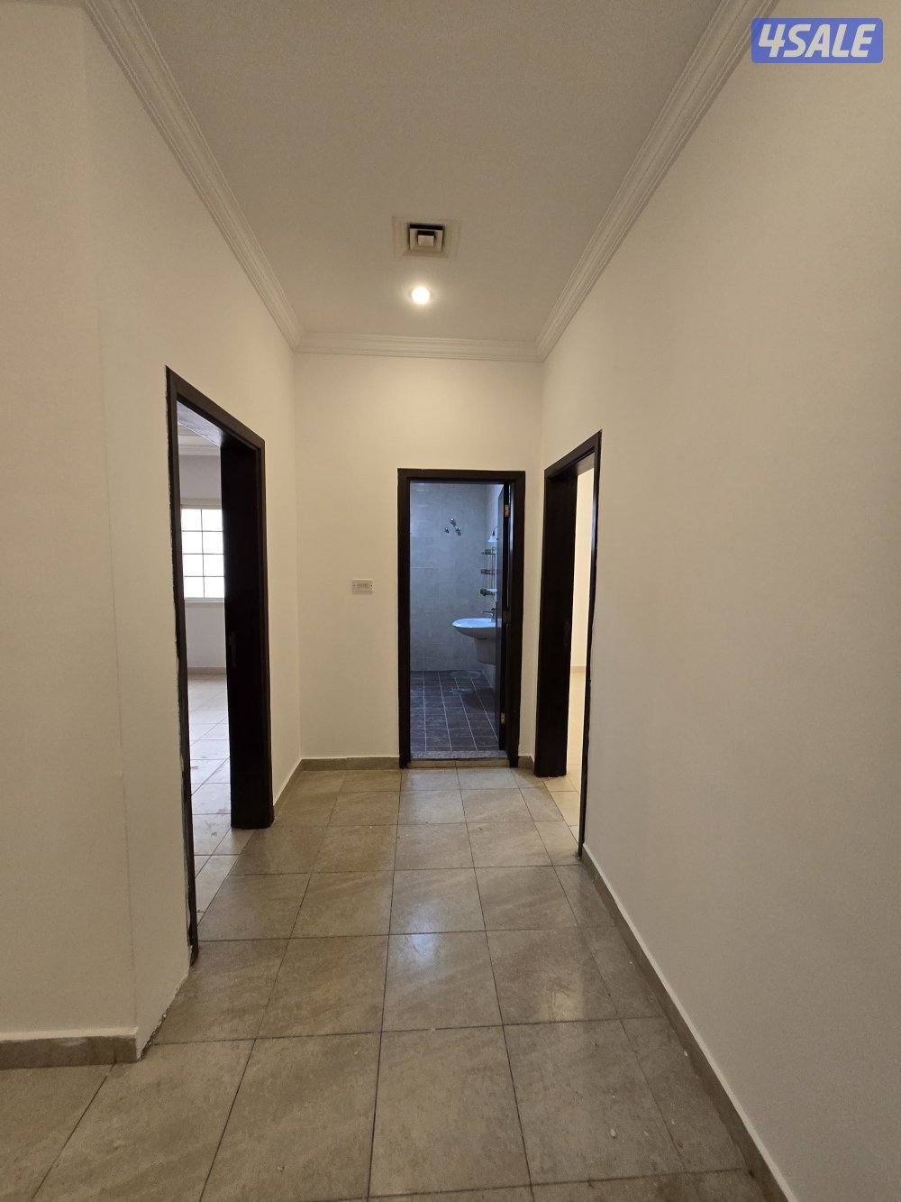 فرصه لاتعوض ولاتتكرر للعوائل .. للإيجار شقه بالرابيه ق4 مساحتها كبيره7