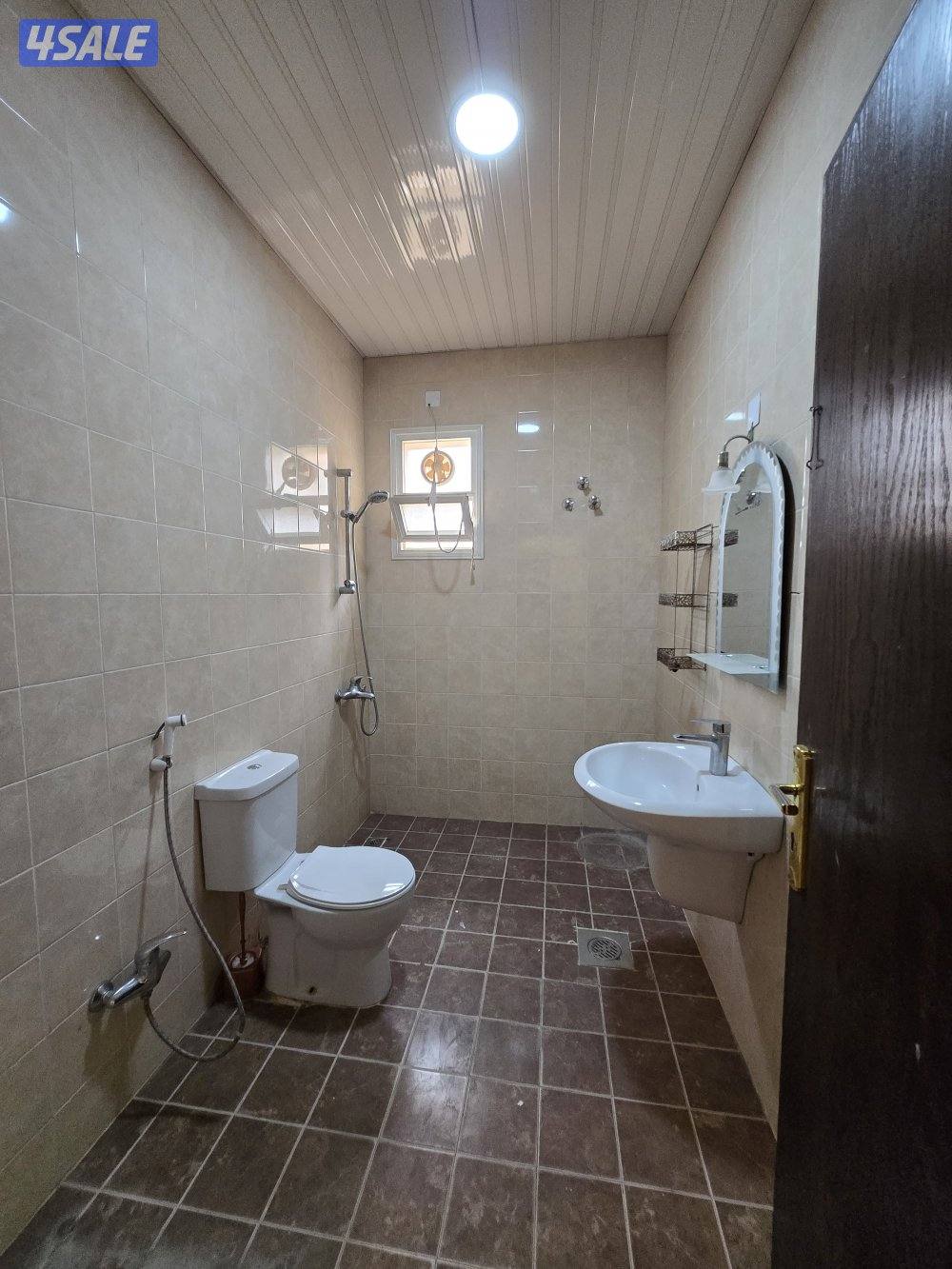 فرصه لاتعوض ولاتتكرر للعوائل .. للإيجار شقه بالرابيه ق4 مساحتها كبيره10