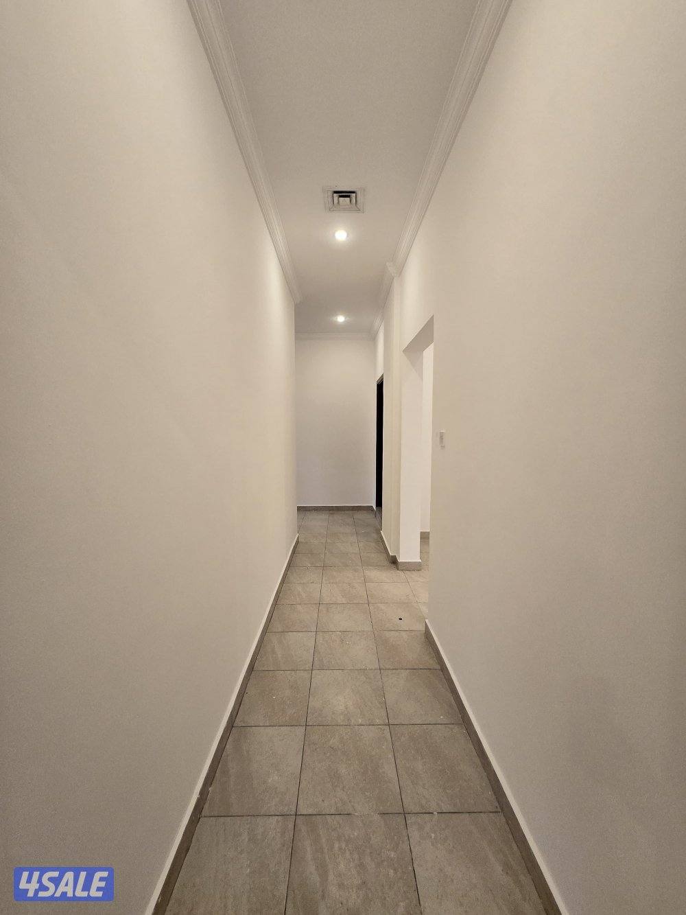 فرصه لاتعوض ولاتتكرر للعوائل .. للإيجار شقه بالرابيه ق4 مساحتها كبيره9