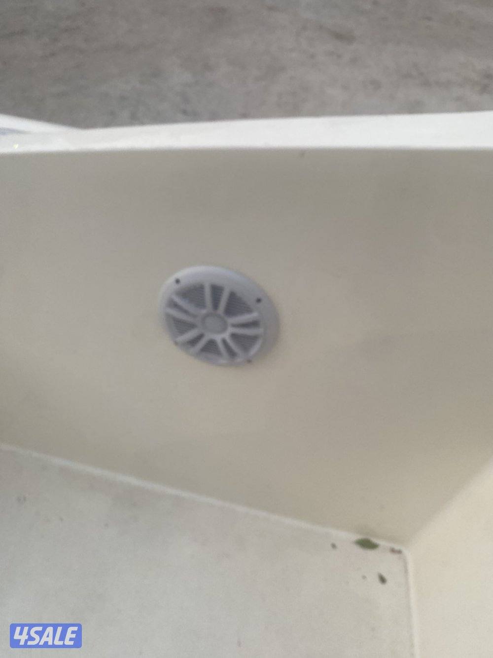 للبيع طراد اماراتي ٣١ قدم موديل ٢٠١٩1