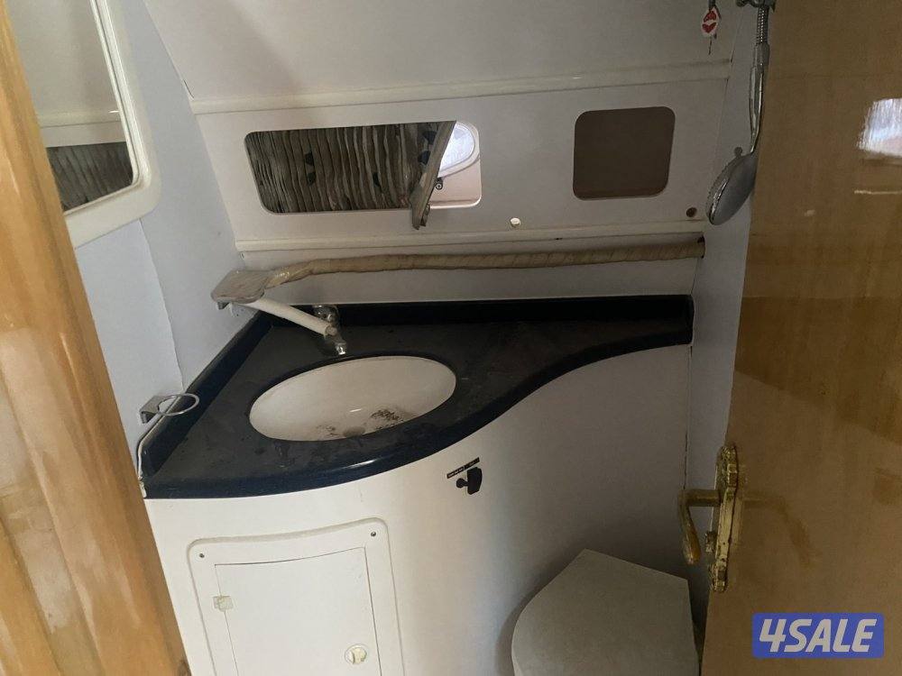 للبيع طراد اماراتي ٣١ قدم موديل ٢٠١٩6