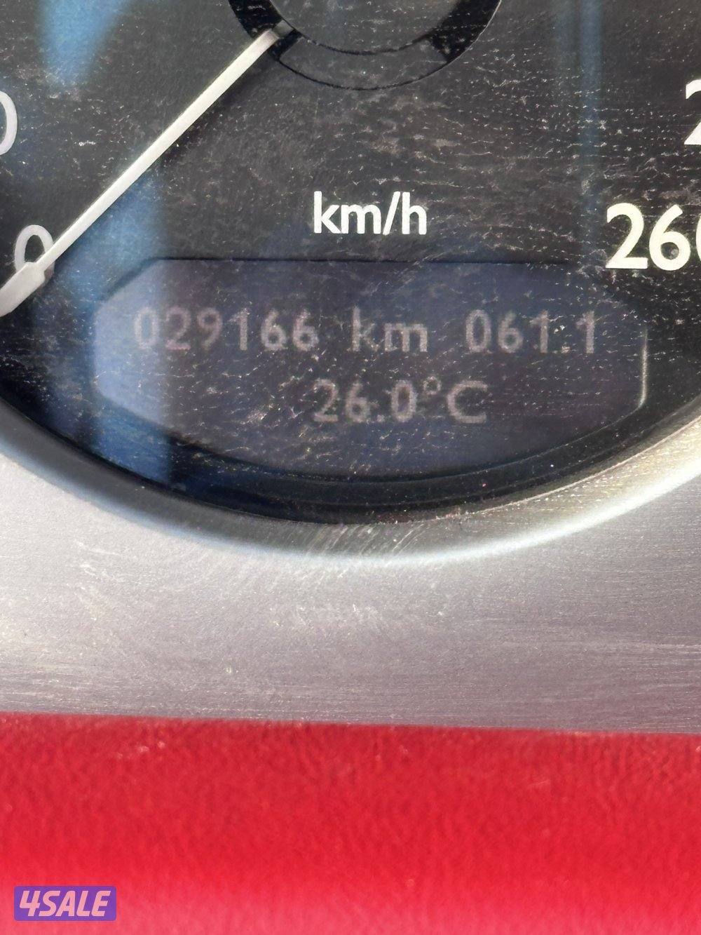 رولزرويس فاتنوم 2004 عداد 29 الف5