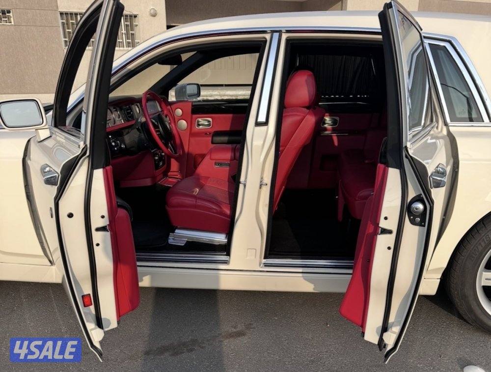 رولزرويس فاتنوم 2004 عداد 29 الف4