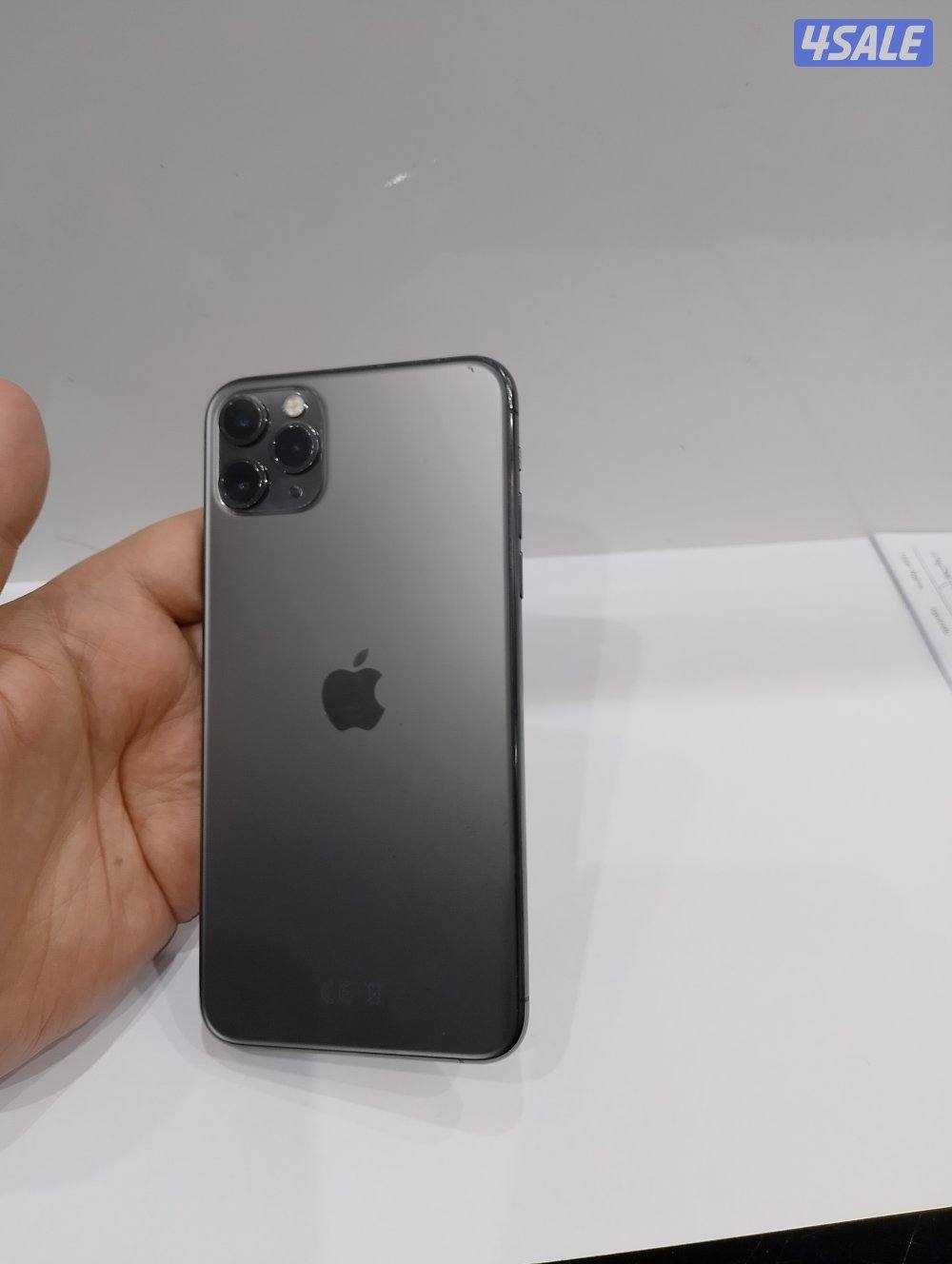 ايفون 11 برو ماكس  256 ذيرو ضريبه مصر0