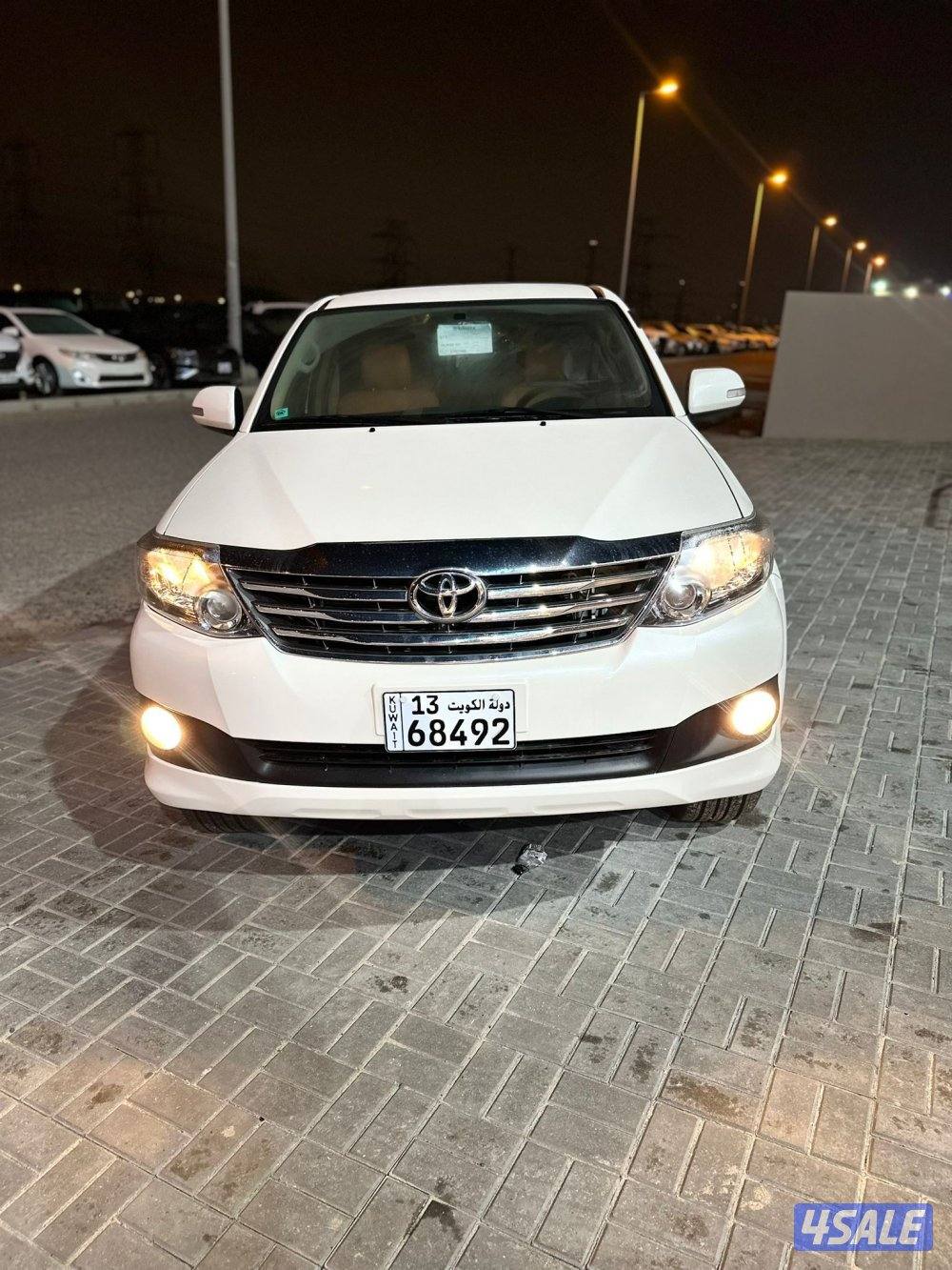 تويوتا فورتنر ٢٠١٥ الساير عداد ١٢ ألف شرط الفحص صبغ وكاله1