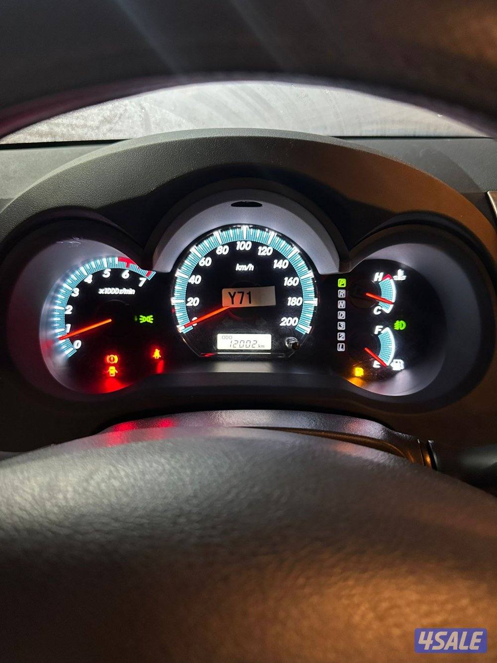 تويوتا فورتنر ٢٠١٥ الساير عداد ١٢ ألف شرط الفحص صبغ وكاله2