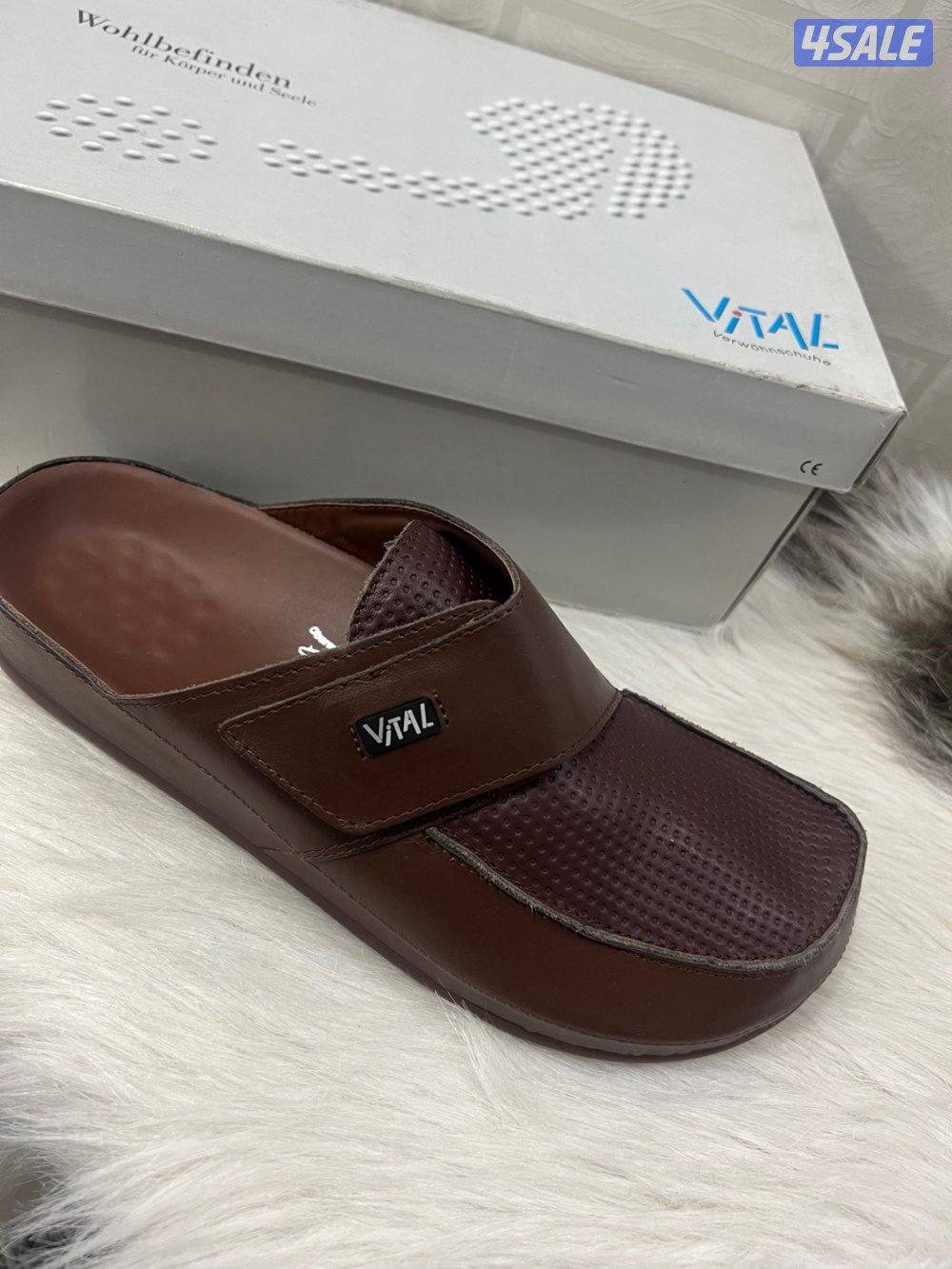 للبيع جوتي ومداس ونعل فيتال مقاس ٤١ اصليين0