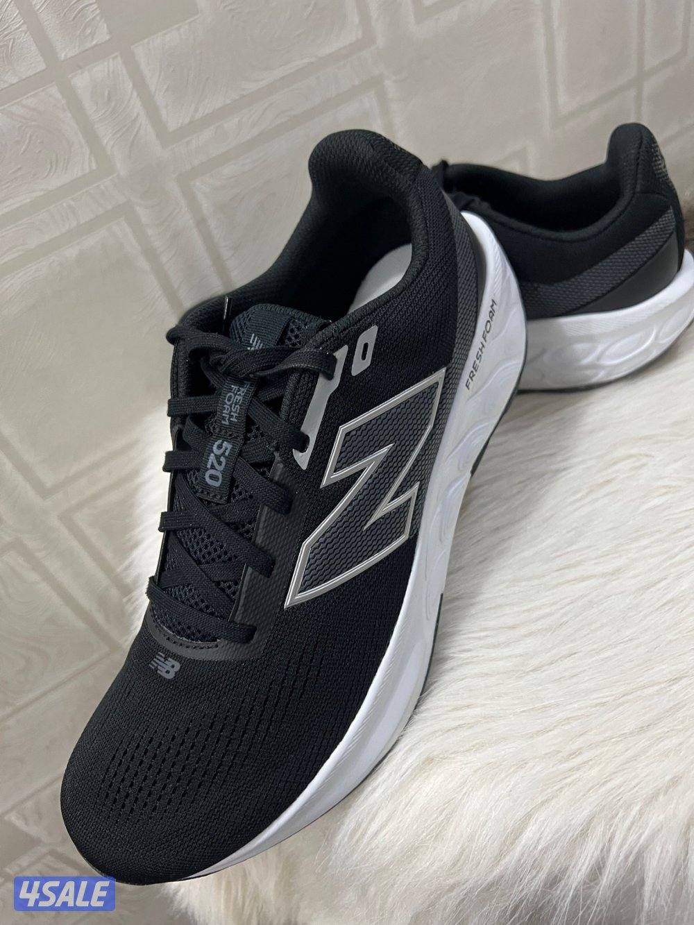 نيو بلانس اصلي يلبس ٤٤ونص جديد1