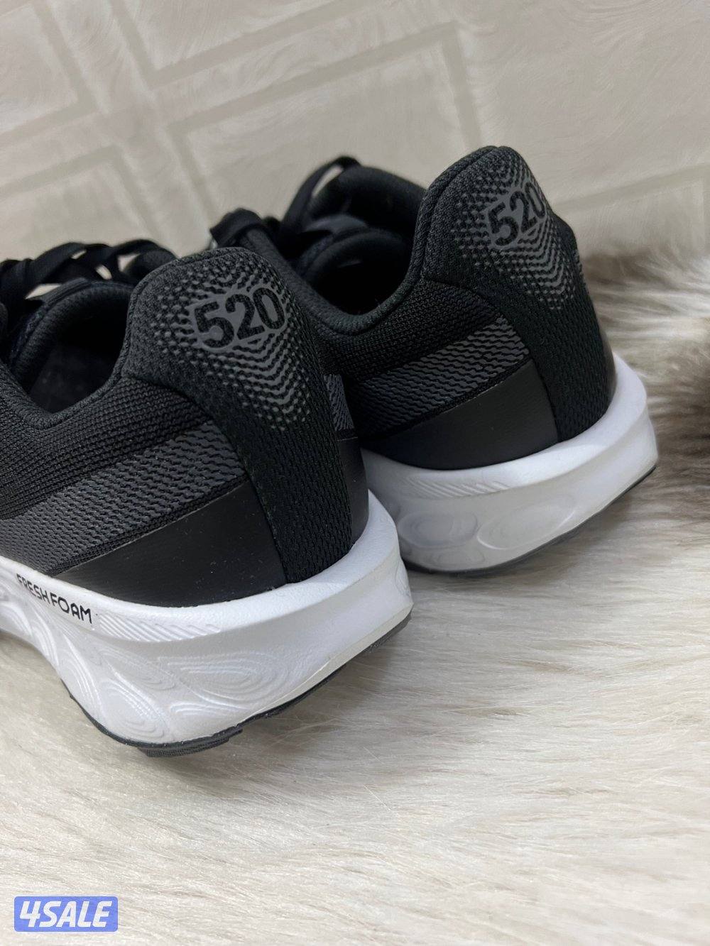 نيو بلانس اصلي يلبس ٤٤ونص جديد2