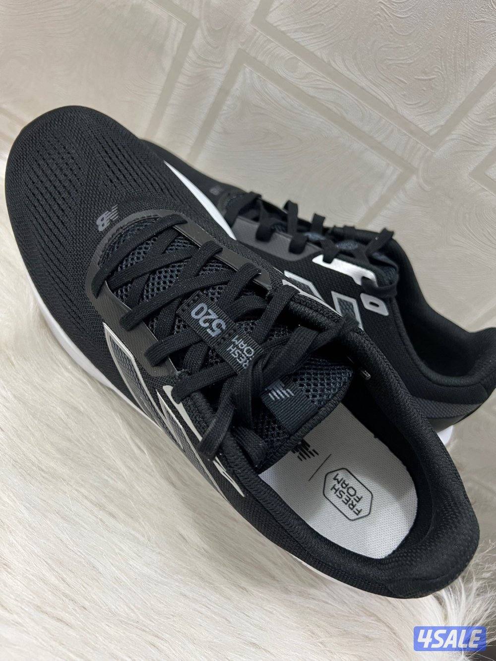 نيو بلانس اصلي يلبس ٤٤ونص جديد3