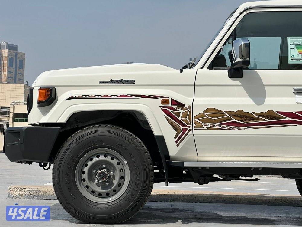 لاندكروزر(ربع) موديل2025 (اصفار) وارد السعوديه (ديزل)6
