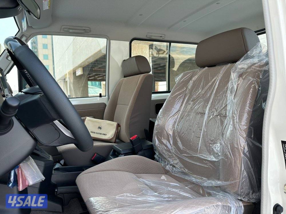 لاندكروزر(ربع) موديل2025 (اصفار) وارد السعوديه (ديزل)9