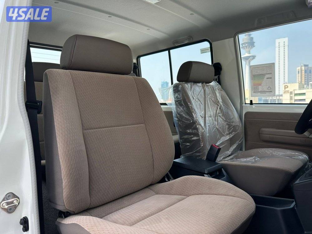 لاندكروزر(ربع) موديل2025 (اصفار) وارد السعوديه (ديزل)10