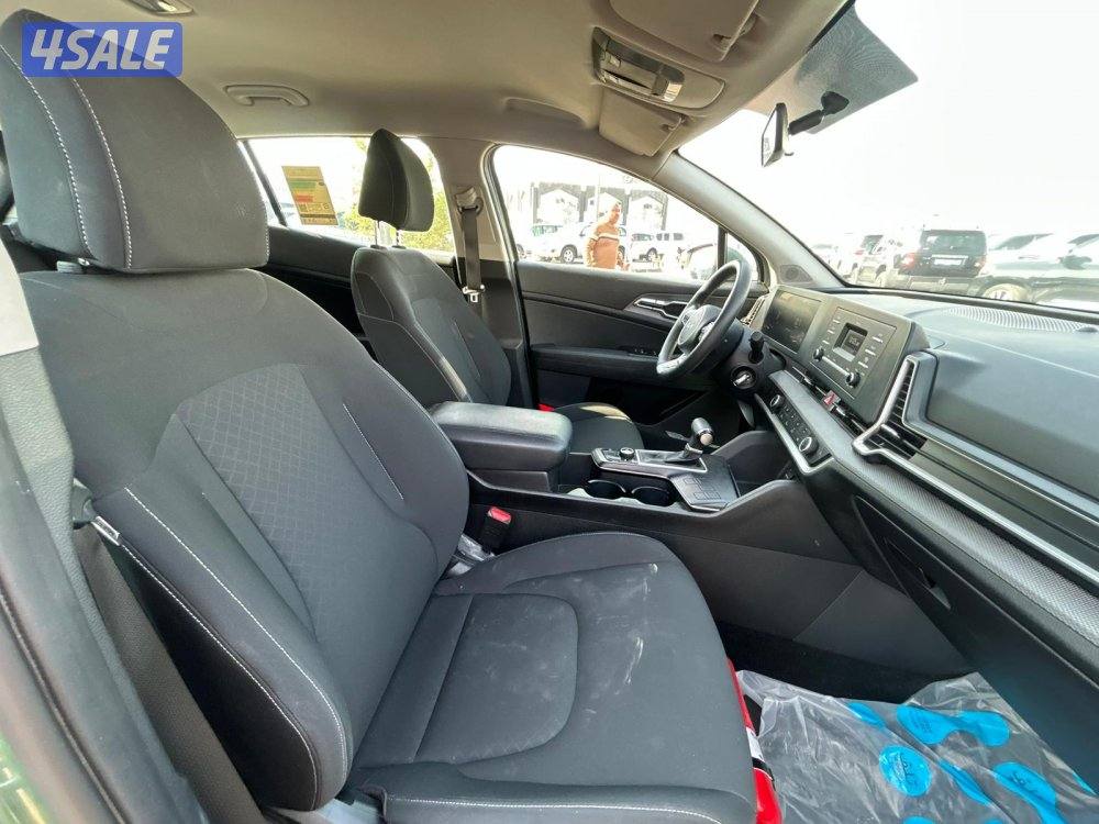 كيا سبورتاج موديل 2023  ماشى 63.000 k.m وارد المطوع .4