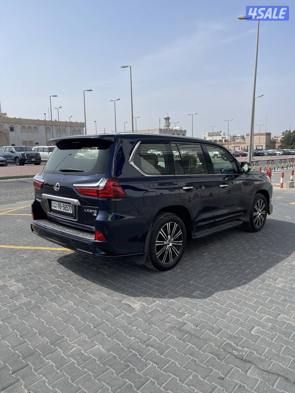 جيب لكزس LX570 وارد الخليج صبغ الوكاله شرط الفحص بل كامل سبورت2