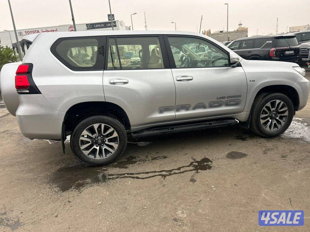 تويوتا لاند كروزر برادو TX.L موديل 2023 ماشى 18.000 k.m   وارد الساير.2