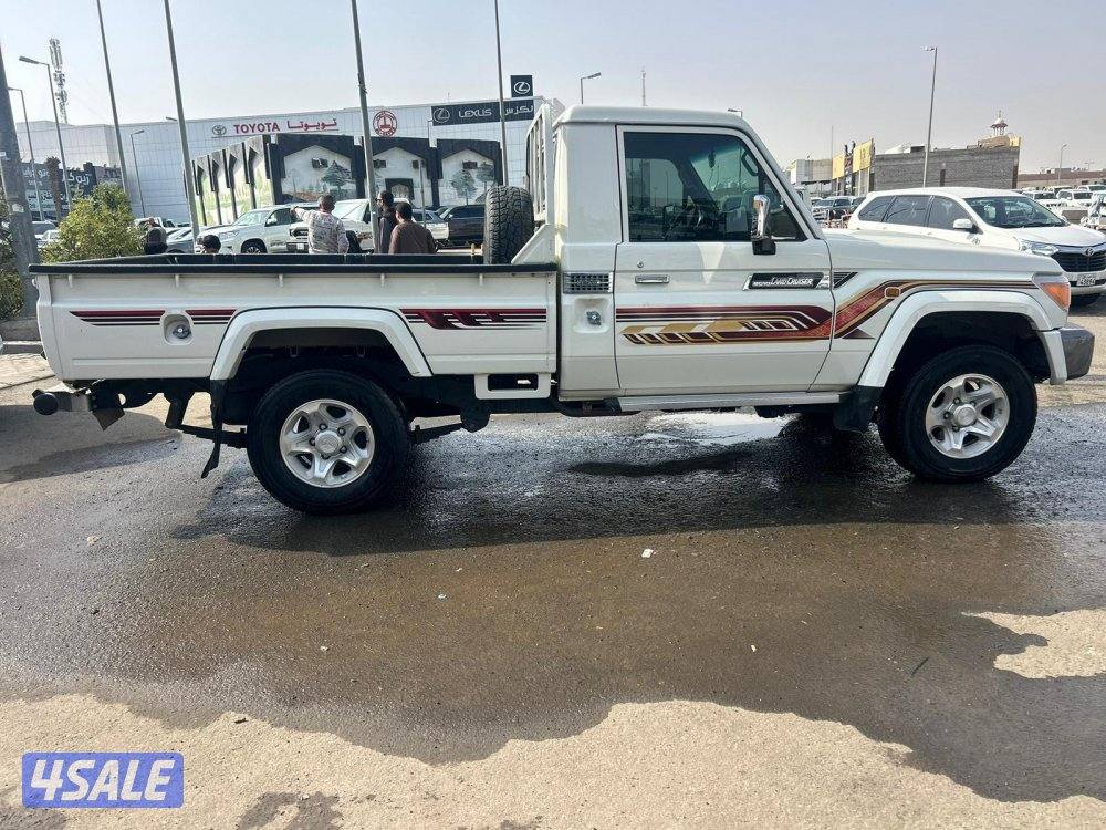 تويوتا لاند كروزر شاص LX .V6 موديل 2021 ماشى 145.000 k.m  وارد الساير3