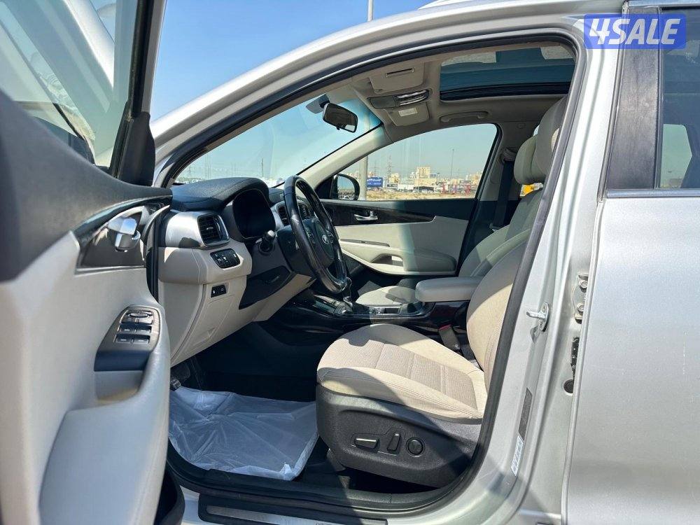 كيا سورينتو ٢٠١٧ كامل المواصفات بحالة ممتازة4