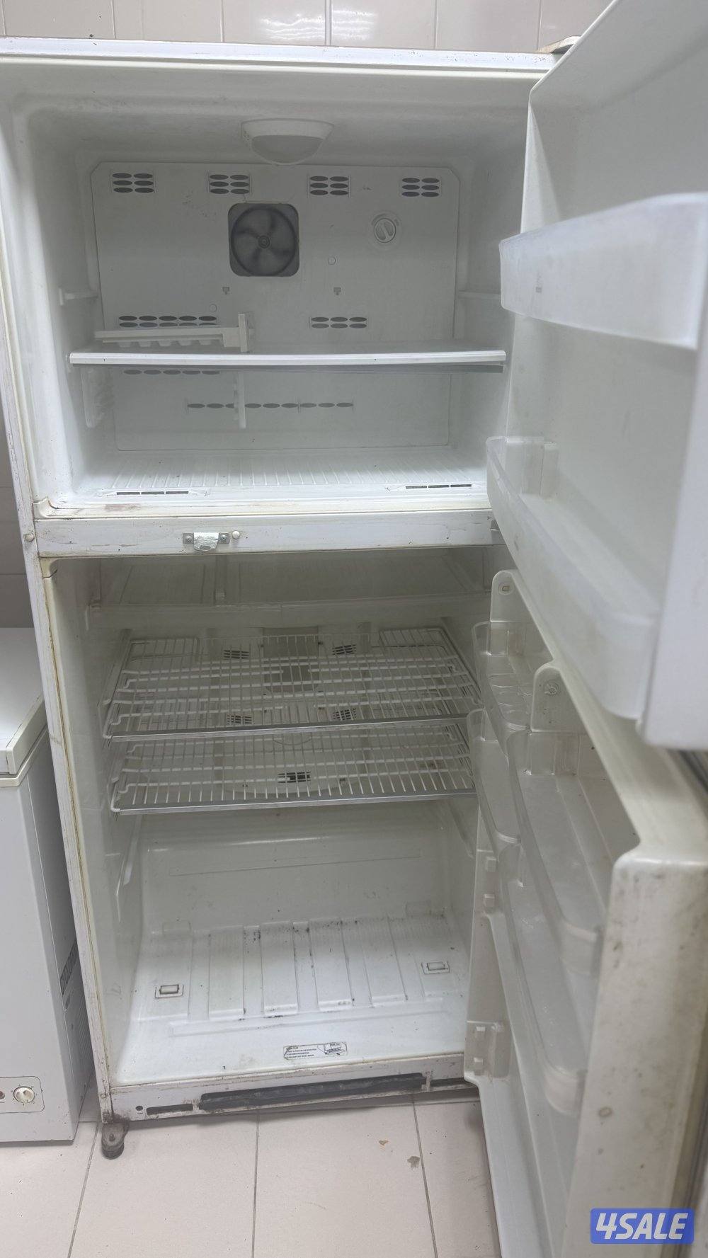 للبيع ثلاجة ماركة SANYOشغاله مافيها شي0