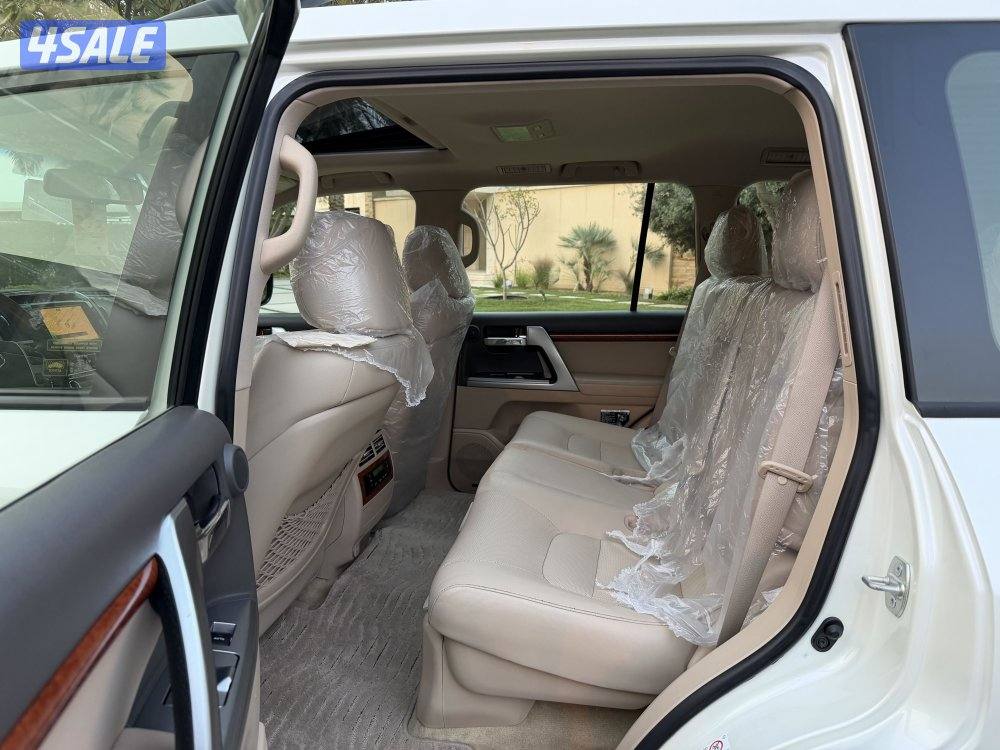 لاند كروزر VX.R عداد 126 صبغ الوكالة7