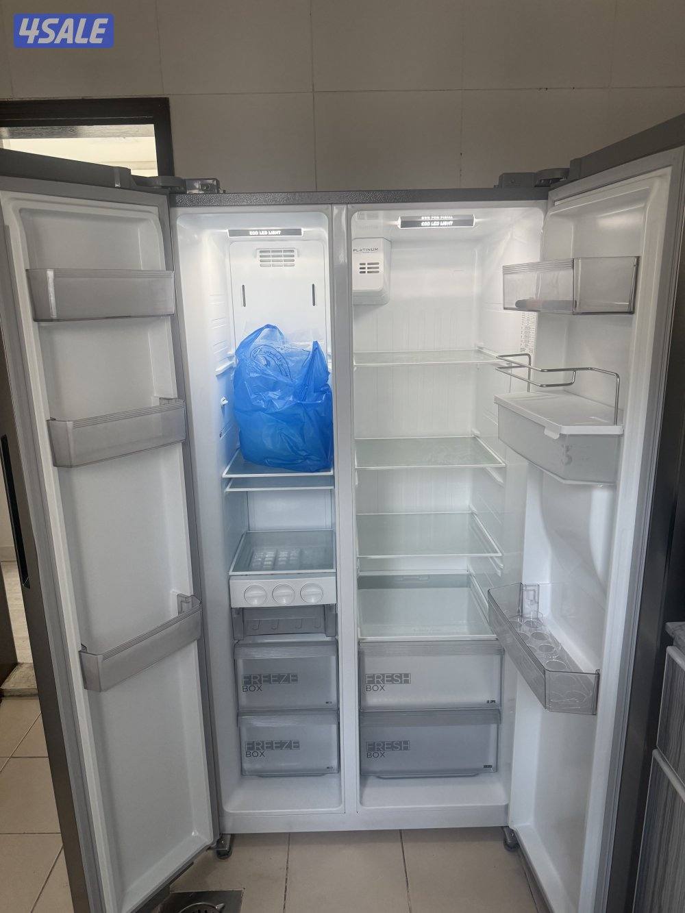 للبيع ثلاجه جديده ونظيفه نوع الماركه Midea0