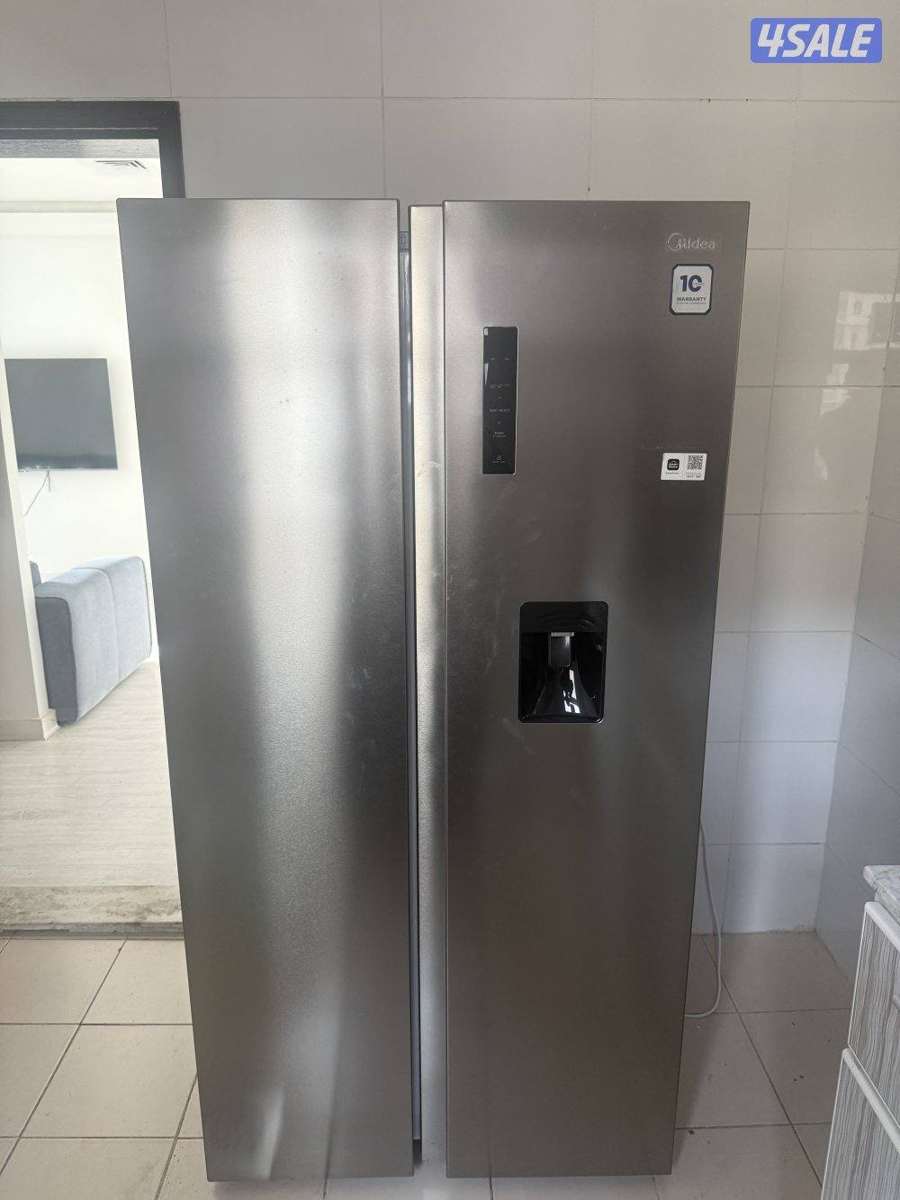 للبيع ثلاجه جديده ونظيفه نوع الماركه Midea1