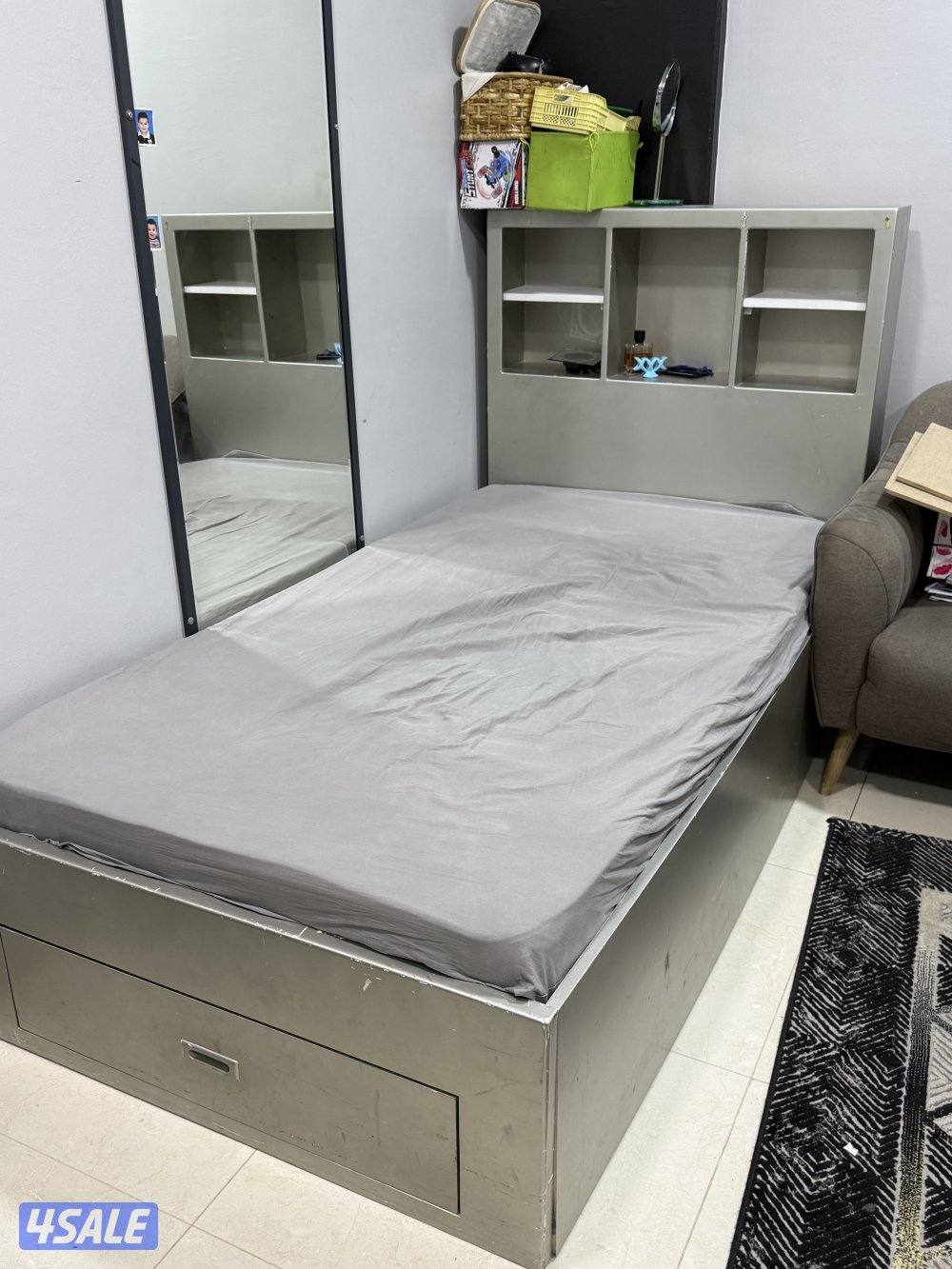 سرير للبيع0