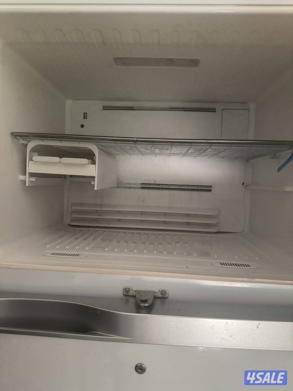 للبيع ثلاجة توشيبا1