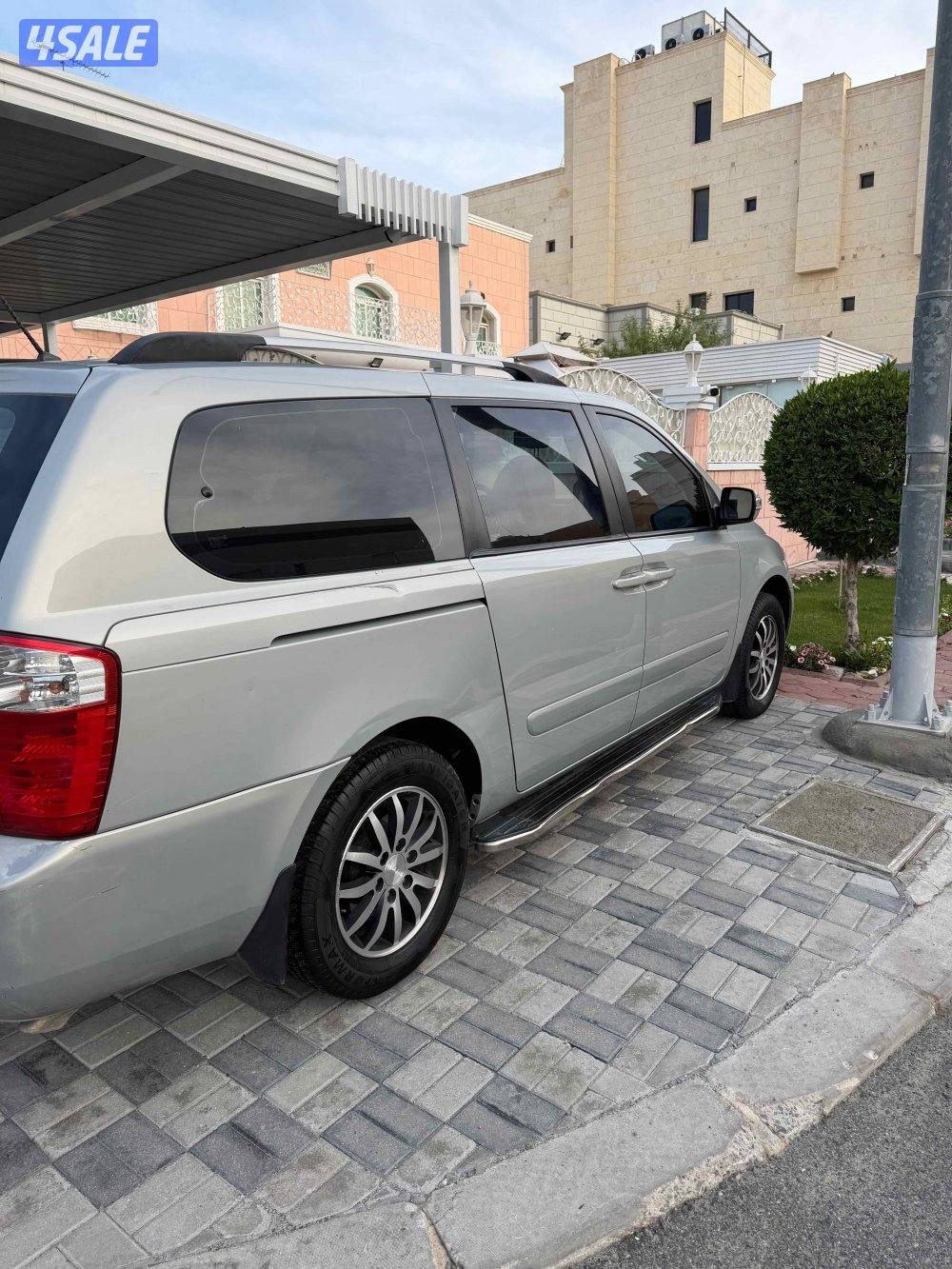 كرنفال ٢٠١٣ ماشي ٣٤٠ الف بحاله جيده جدا6