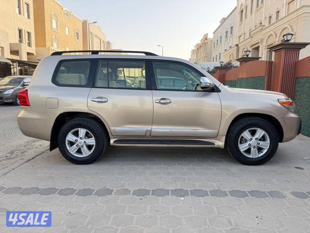 لاند كروزر 2013 GXR وارد الساير1