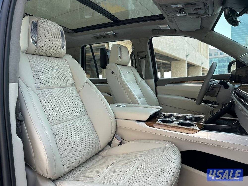 اسكاليدPLATINUM SPORT موديل2025 عداد1700كيلو الغانم تحت الكفاله10