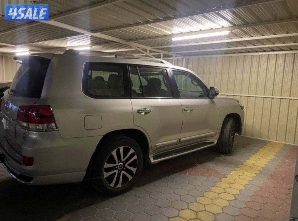 للبيع لاندكروز جراند تورنق موديل ٢٠١٩2